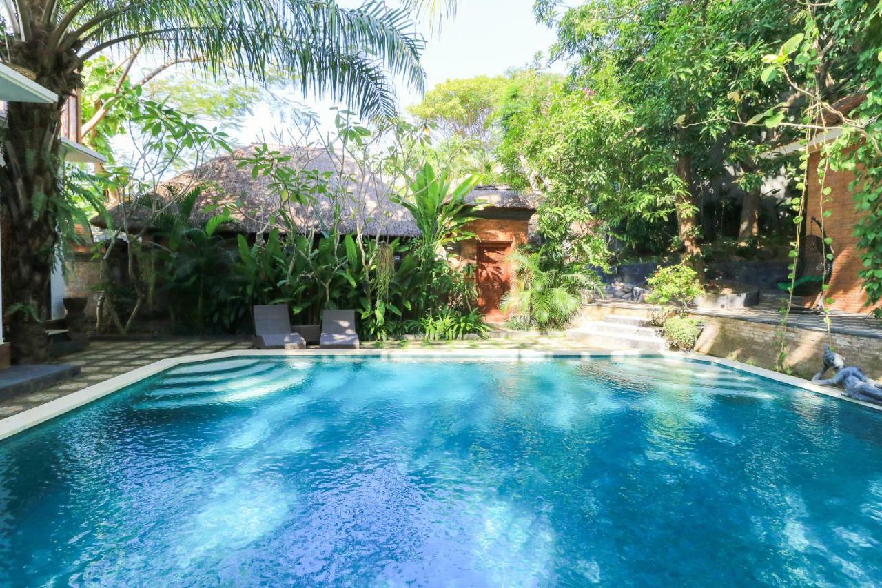 The Laras Villa Jimbaran Exterior foto