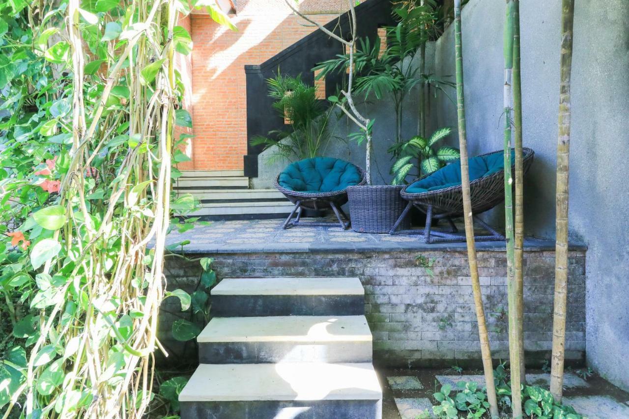 The Laras Villa Jimbaran Exterior foto